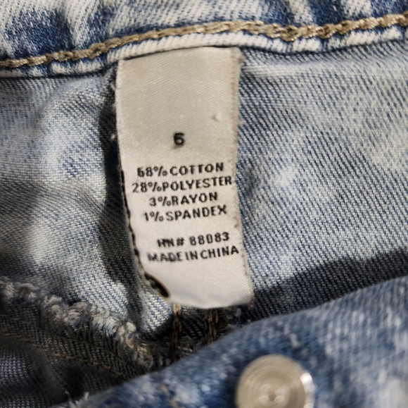 Refuge Denim Jean Shorts Size 6 - Picture 3 of 3